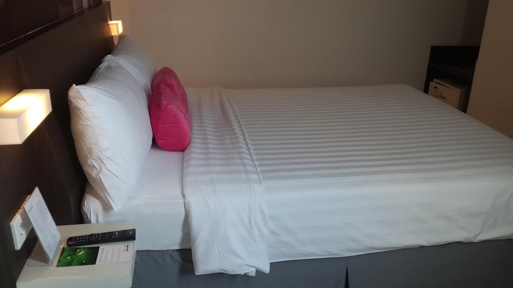 Favehotel Pluit Junction Джакарта Экстерьер фото