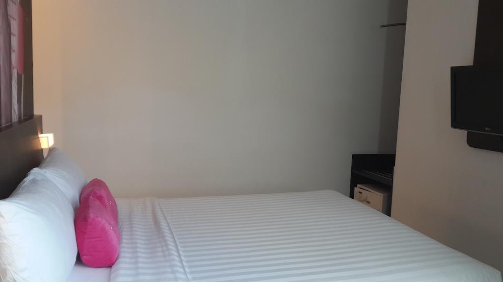 Favehotel Pluit Junction Джакарта Экстерьер фото